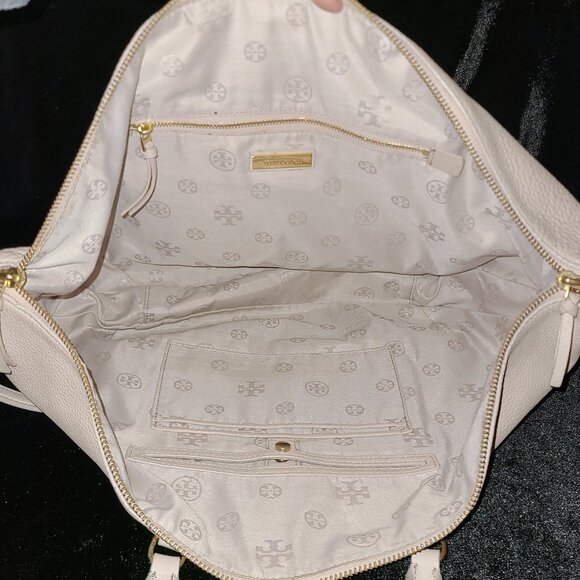 TORY BURCH Ivy Slouchy Shoulder Bag - Picture 6 of 10